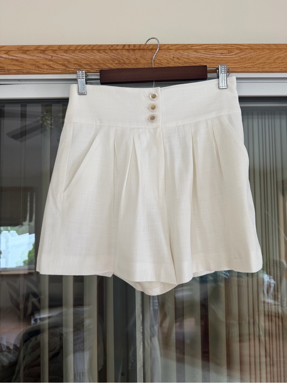 Veronica Beard Cream High-Waist Pleated Linen Shorts